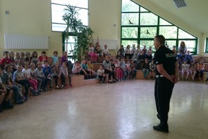 Spotkanie z policją: o zasadach ruchu drogowego - kl. 1-3