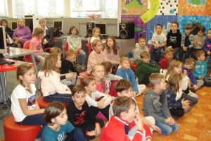 Klasa 2a i 3 - U prząśniczki siedzą i …