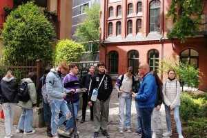 W DZIELNICY WZAJEMNEGO SZACUNKU