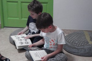 Klasa 2b - wieczór w bibliotece Ekoli