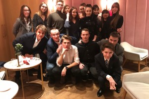 Klasa IB2 - spotkanie świąteczno-urodzinowe / IB2 birthday-Christmas class meeting